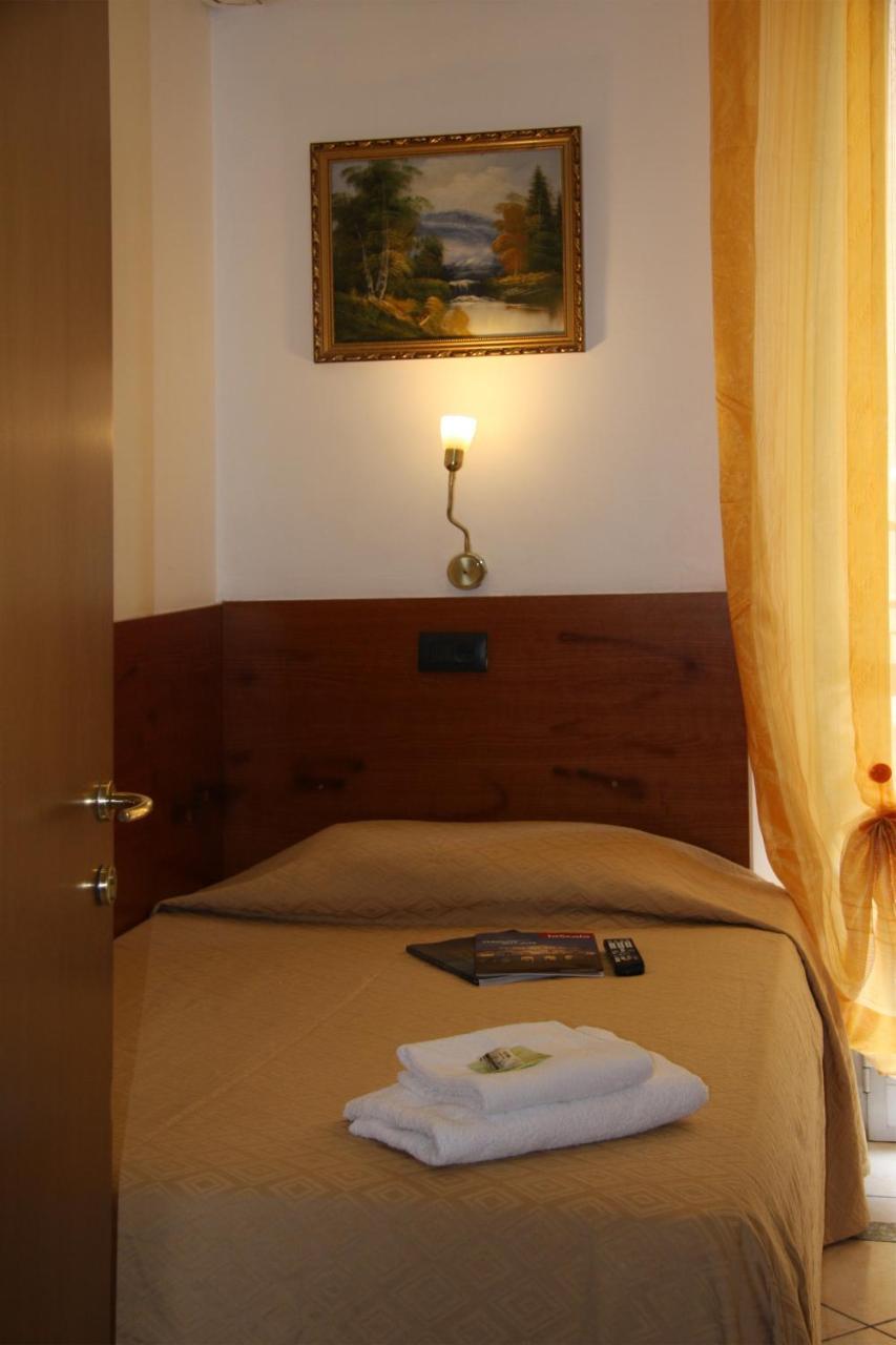 Hotel Adelchi Milán Exterior foto